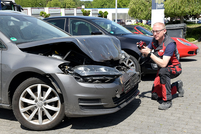 F. Effenberger, Karosseriebaumeister und Reparaturannahme